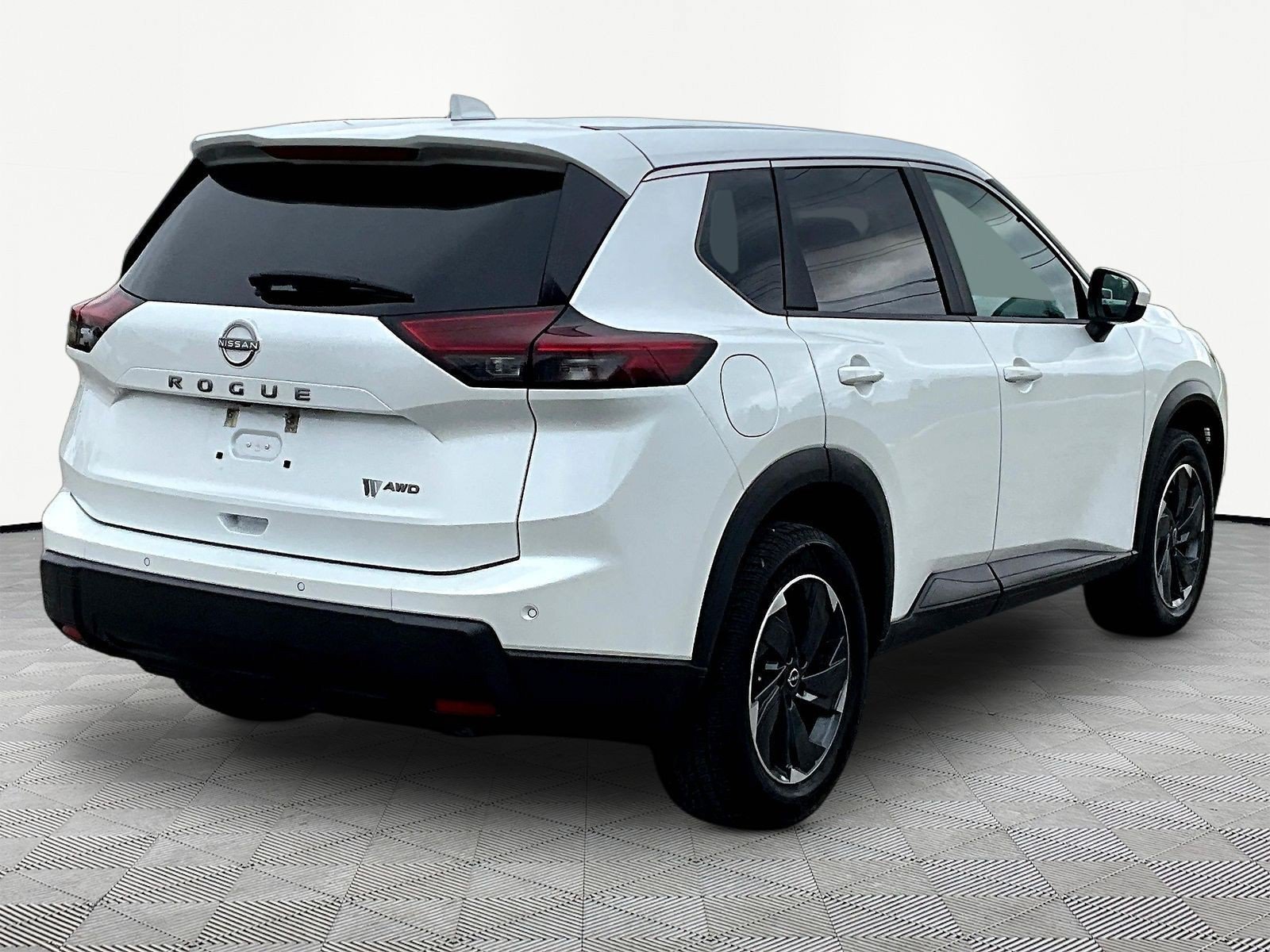 Used 2025 Nissan Rogue SV AWD/4WD image 6