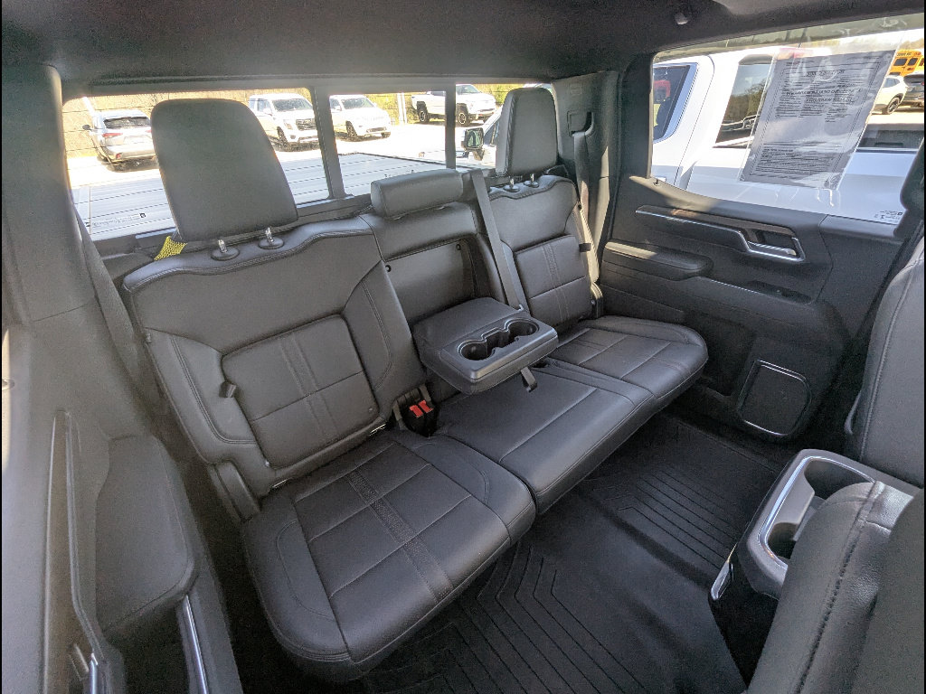 Used 2024 Chevrolet Silverado 1500 High Country w/ Technology Package AWD/4WD image 23
