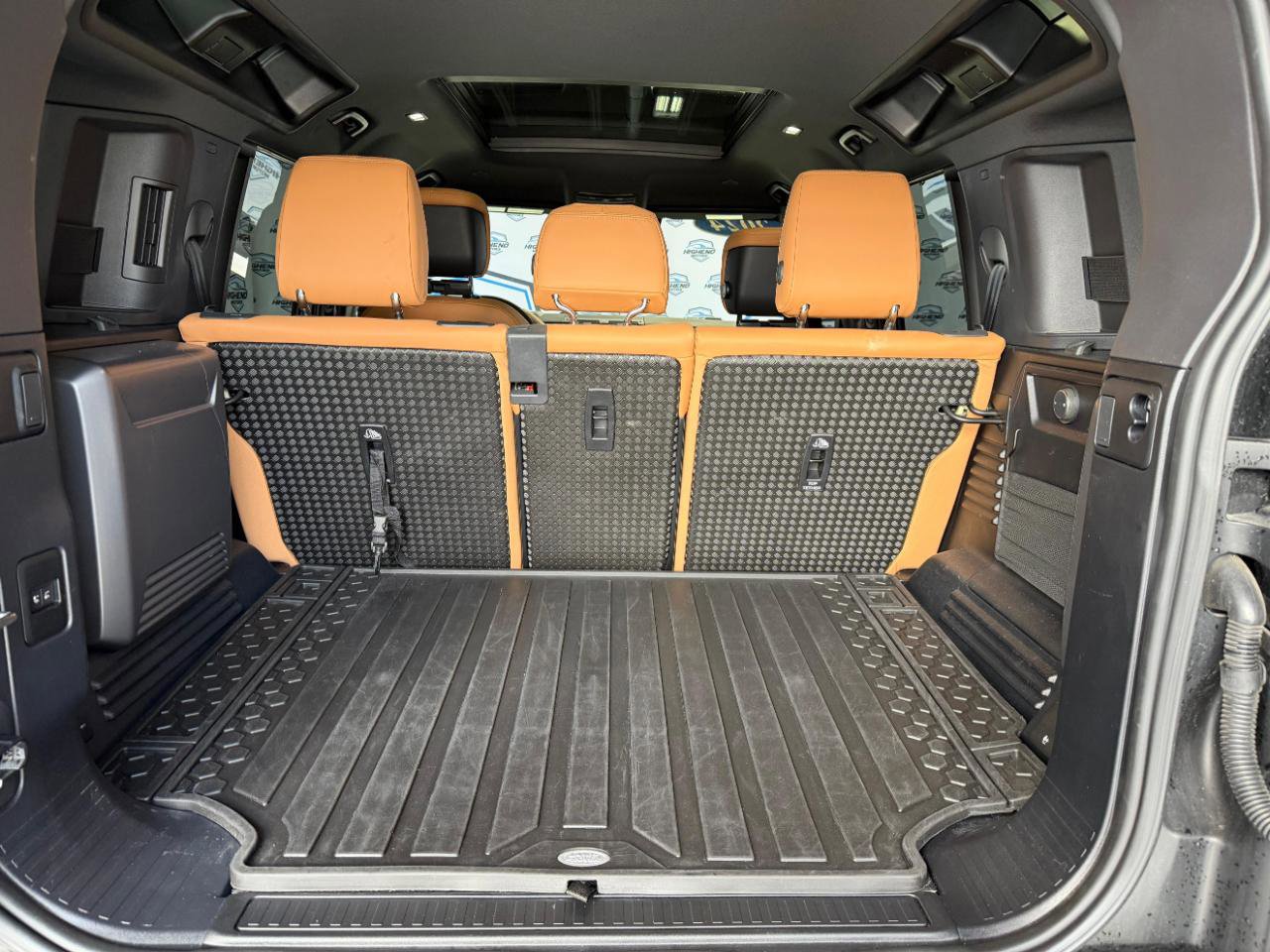 Used 2024 Land Rover Defender 110 Carpathian Edition image 27