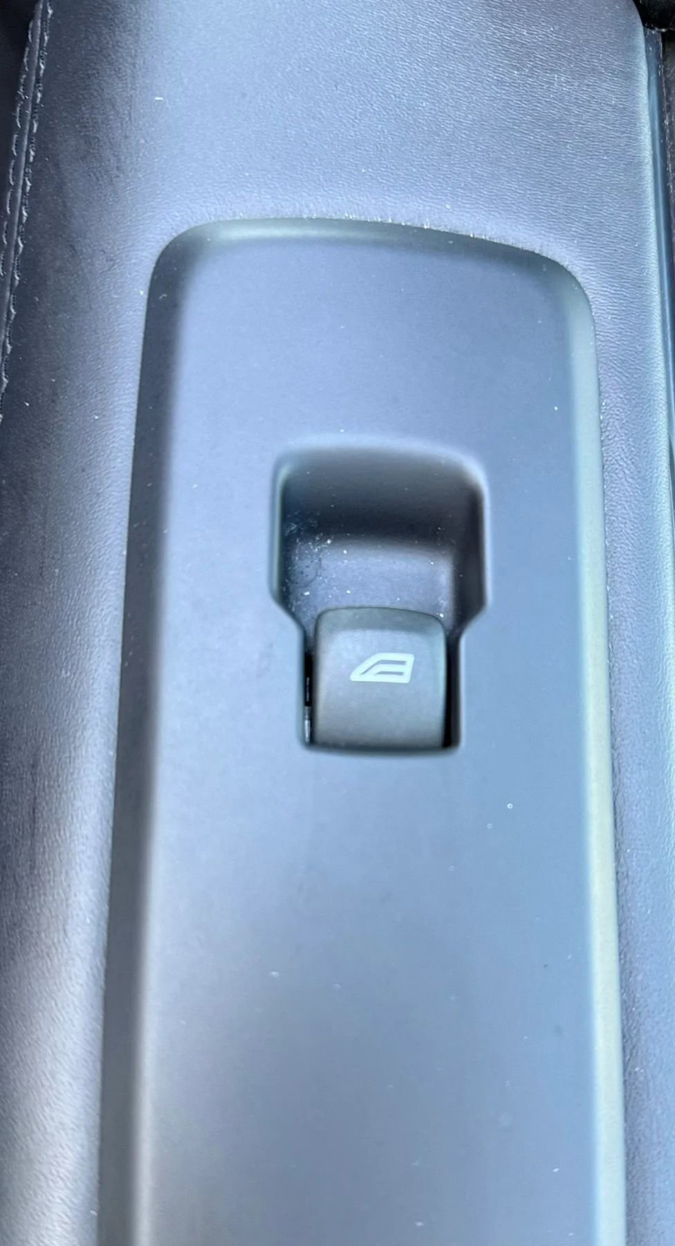 Used 2013 Land Rover Range Rover Sport HSE LUX image 33