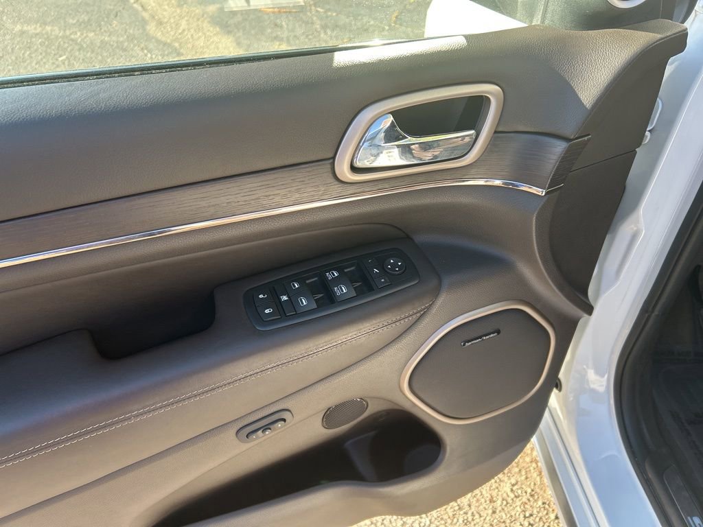 Used 2016 Jeep Grand Cherokee Summit w/ Platinum Series Group image 15