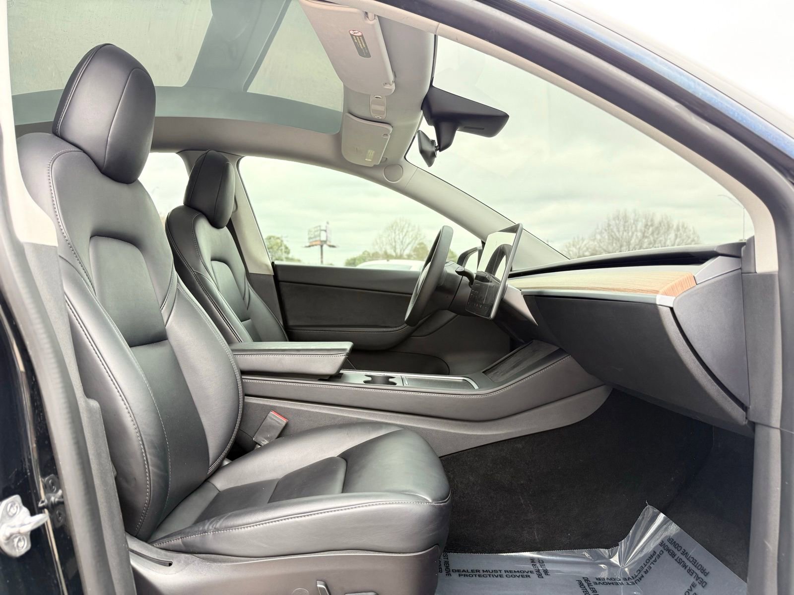 Used 2022 Tesla Model Y Long Range image 32