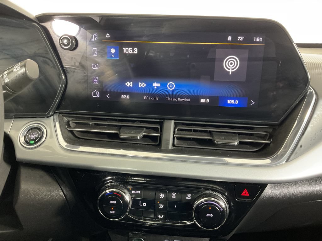 Used 2025 Chevrolet Trax LT FWD image 13