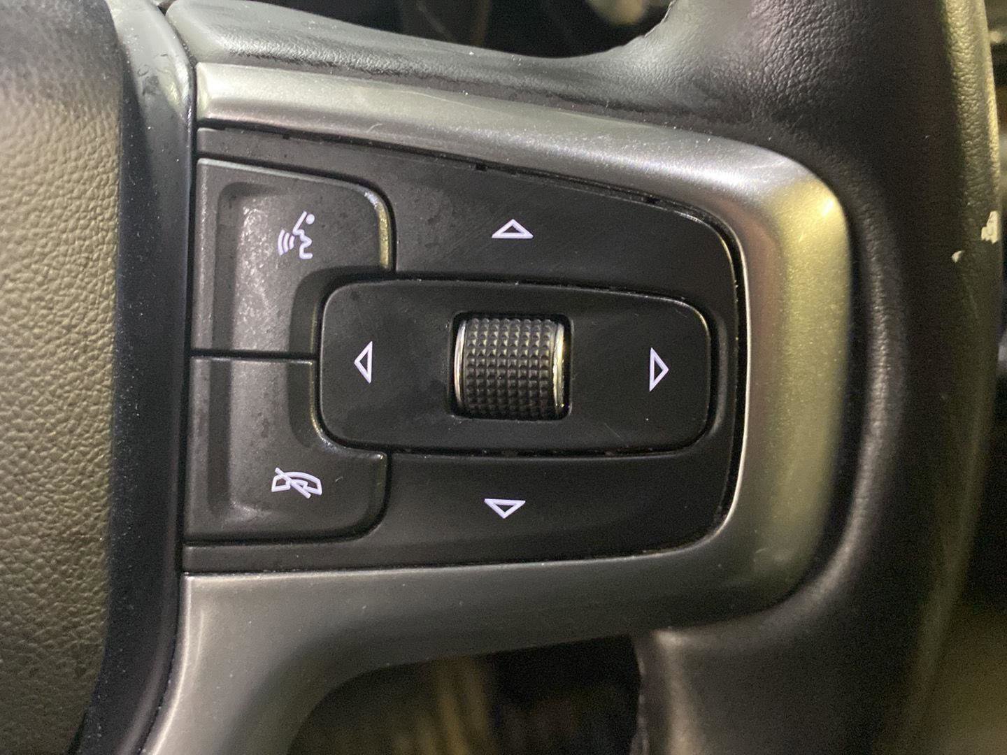 Used 2023 Chevrolet Silverado 1500 LT AWD/4WD image 18