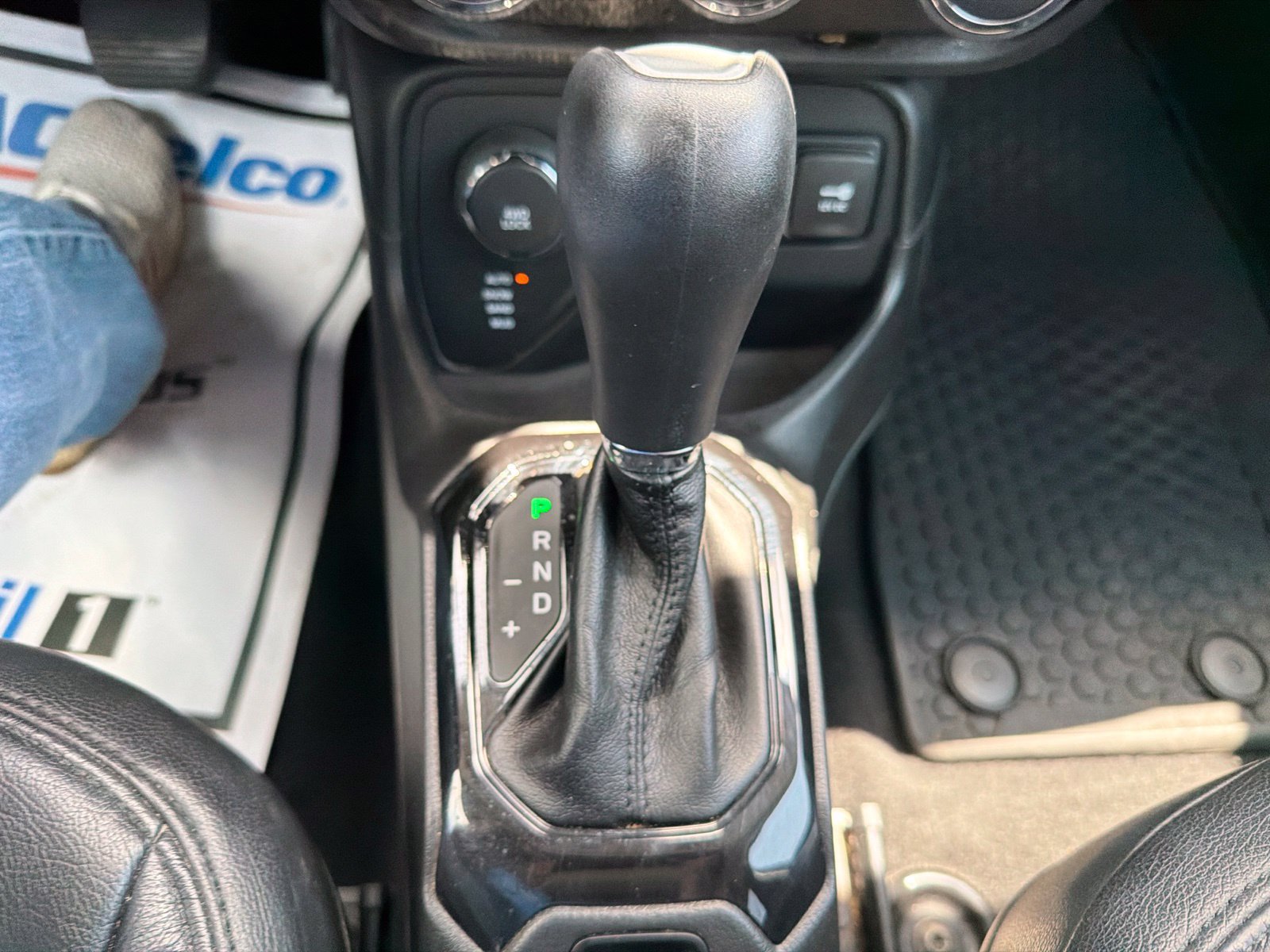 Used 2016 Jeep Renegade Latitude AWD/4WD image 22