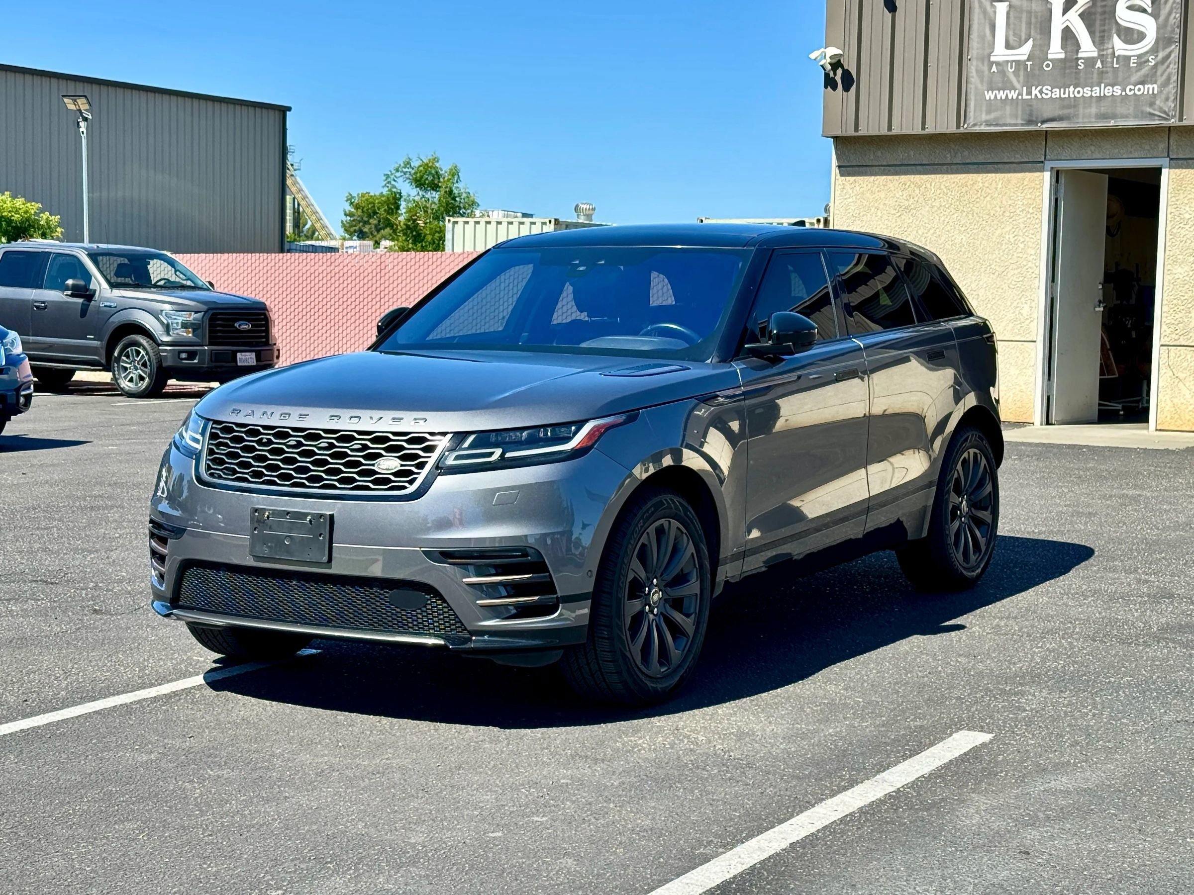 Used 2019 Land Rover Range Rover Velar R-Dynamic SE AWD/4WD image 3
