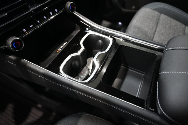 New 2027 Chevrolet Traverse LT w/ LPO, Floor Liner Package FWD image 19