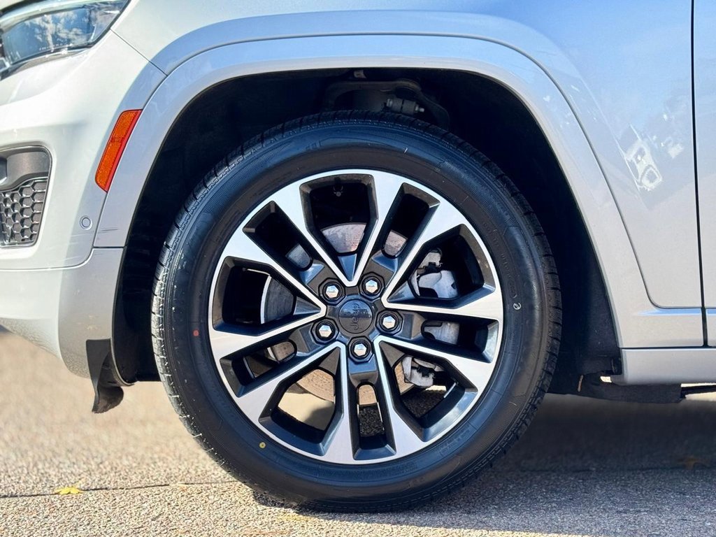 Used 2021 Jeep Grand Cherokee L Overland w/ Luxury Tech Group IV image 11