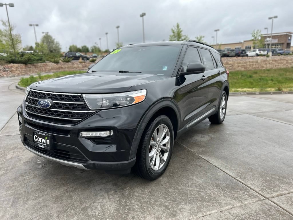 Used 2020 Ford Explorer XLT w/ Equipment Group 202A AWD/4WD image 3