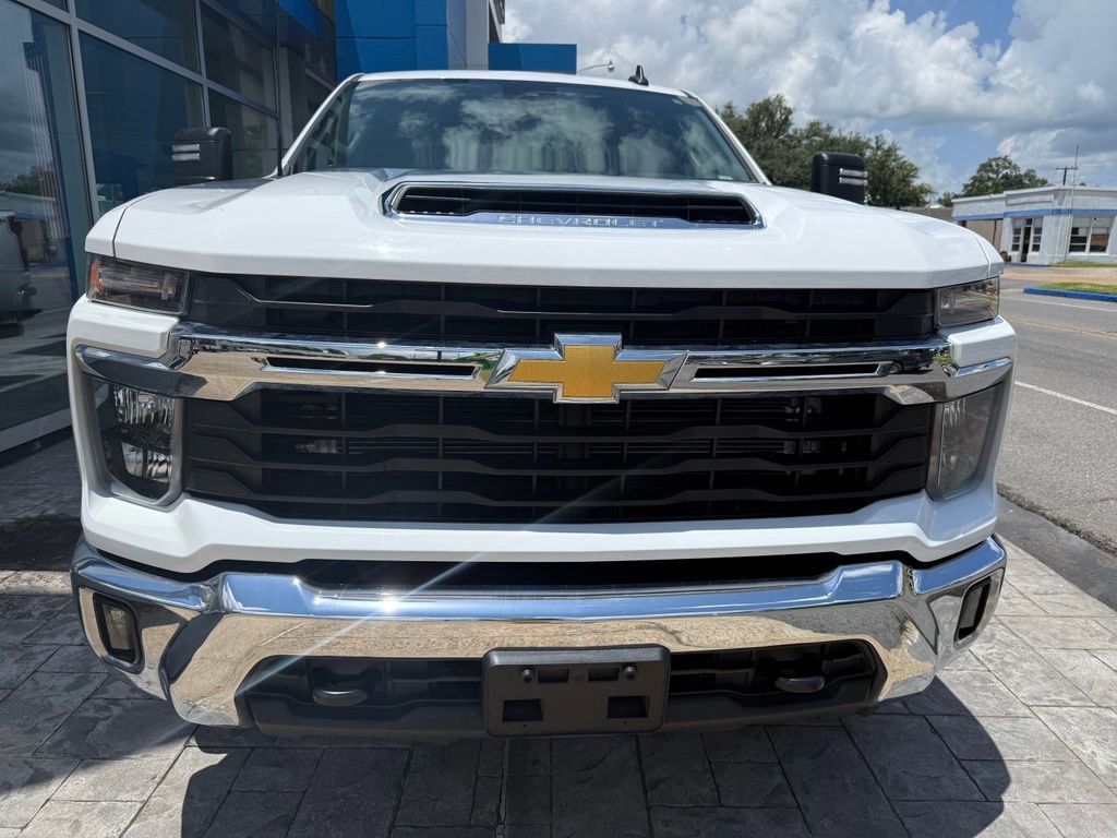 Used 2025 Chevrolet Silverado 2500 LT w/ Convenience Package AWD/4WD image 6