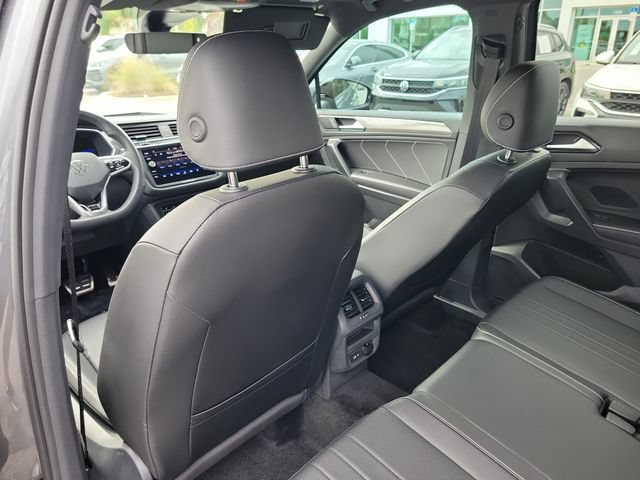 Certified 2023 Volkswagen Tiguan SE R-Line FWD image 9
