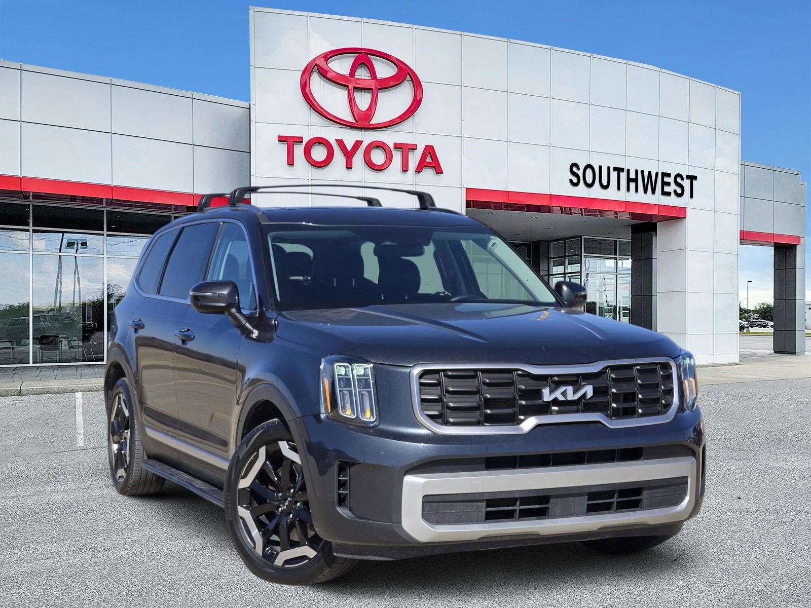 Used 2024 Kia Telluride S w/ S Sunroof Package