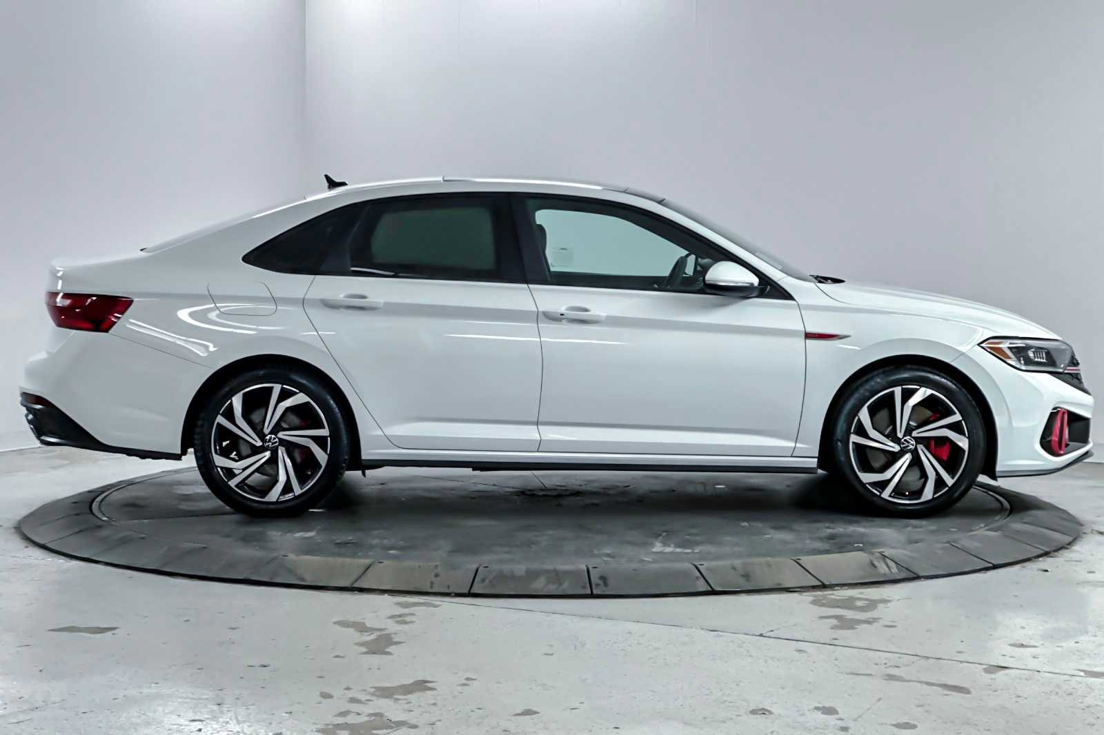 Used 2022 Volkswagen Jetta GLI Autobahn image 8