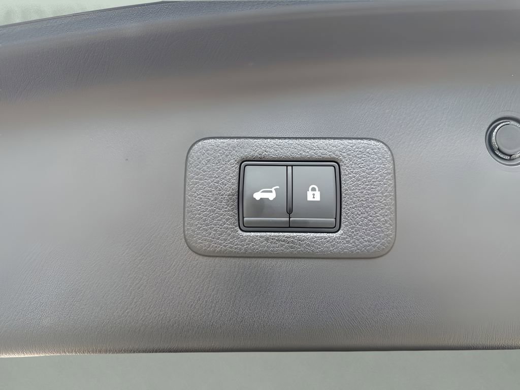 Used 2023 Nissan Armada Platinum w/ Captain's Chairs Package AWD/4WD image 34