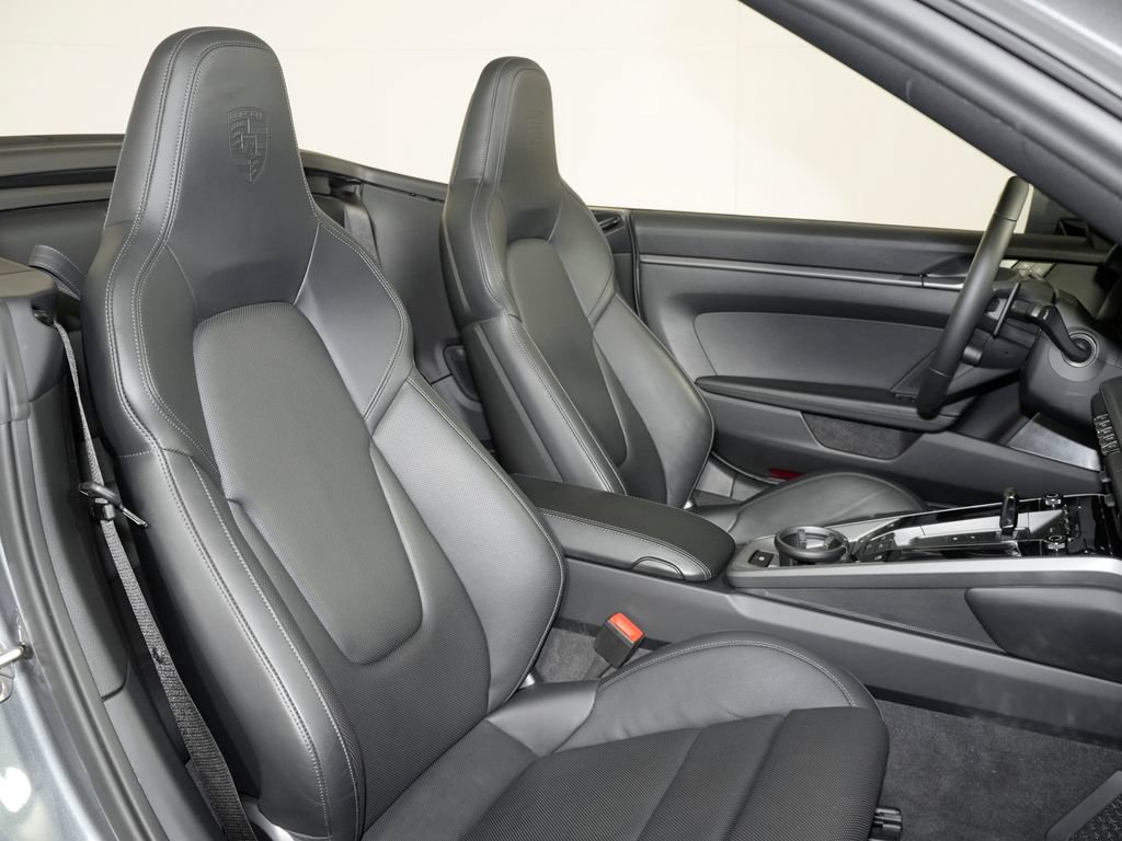 Certified 2025 Porsche 911 Carrera RWD image 47