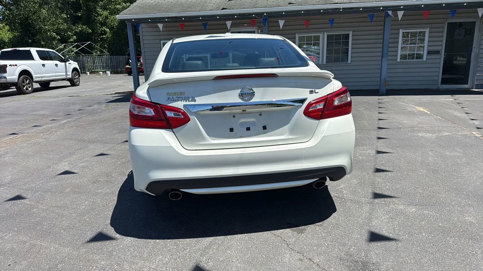 Used 2017 Nissan Altima 2.5 SL w/ 2.5 Technology Package FWD image 8