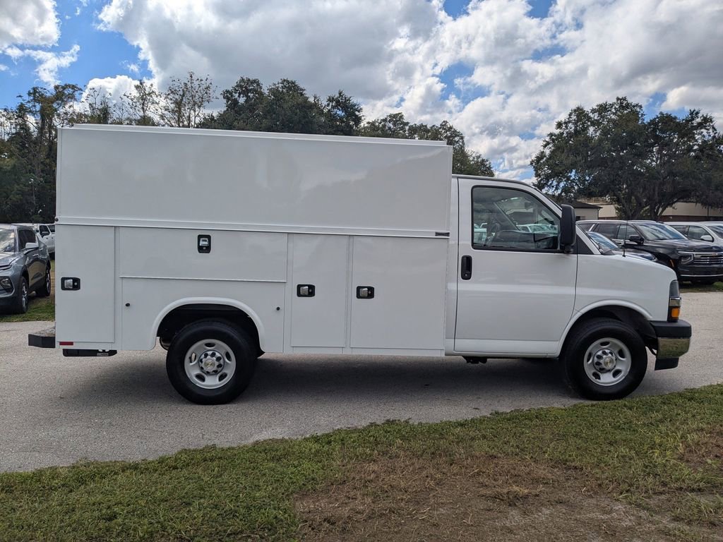 New 2025 Chevrolet Express 3500 w/ Power Convenience Package image 4