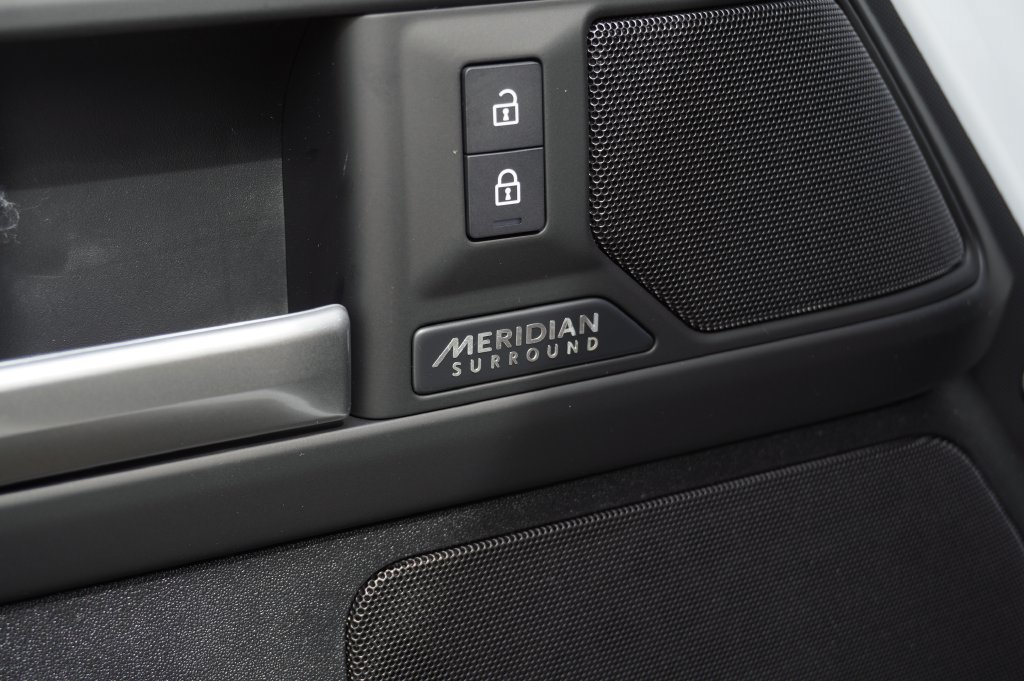 New 2026 Land Rover Defender 110 X-Dynamic SE AWD/4WD image 11