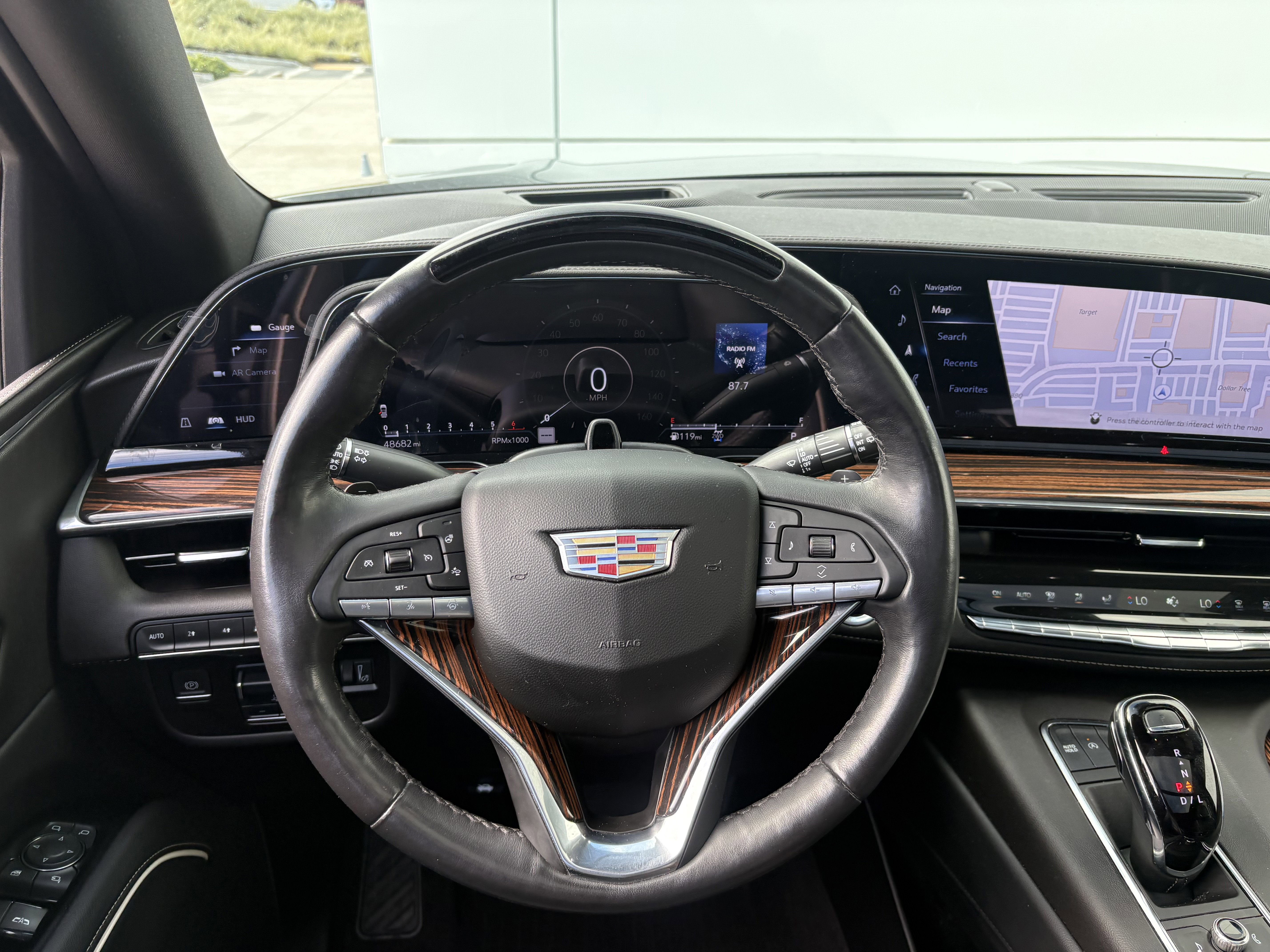 Used 2023 Cadillac Escalade Premium Luxury w/ Performance Package AWD/4WD image 19