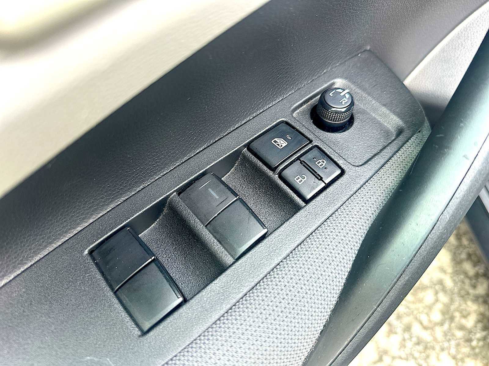 Used 2022 Toyota Corolla LE image 15