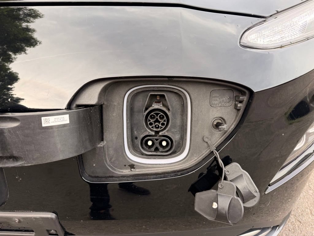 Certified 2023 Hyundai Kona Limited FWD image 46