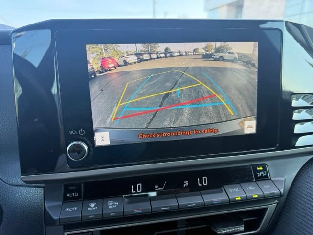 Used 2025 Toyota Camry SE FWD image 3