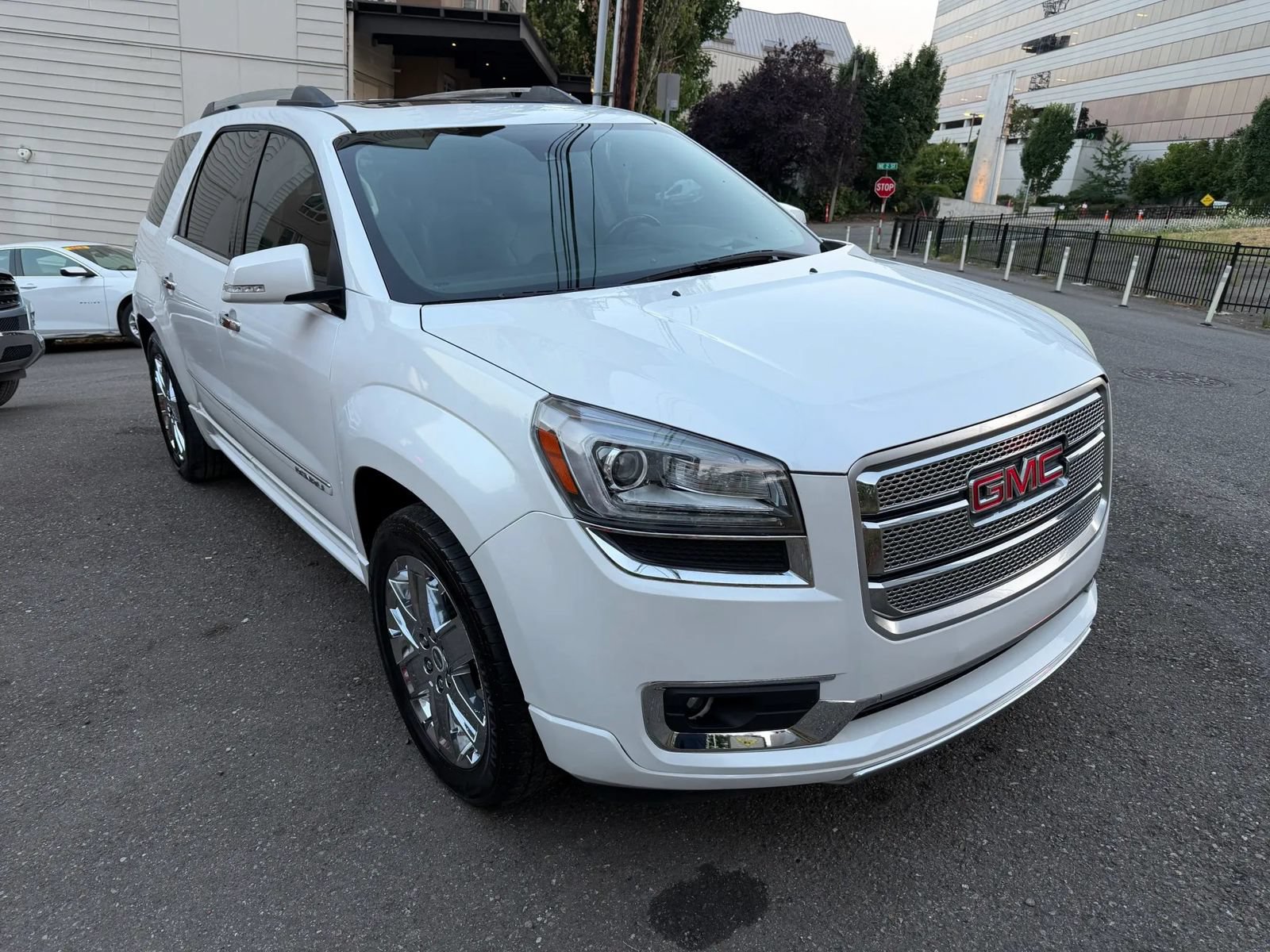 Used 2016 GMC Acadia Denali FWD image 3