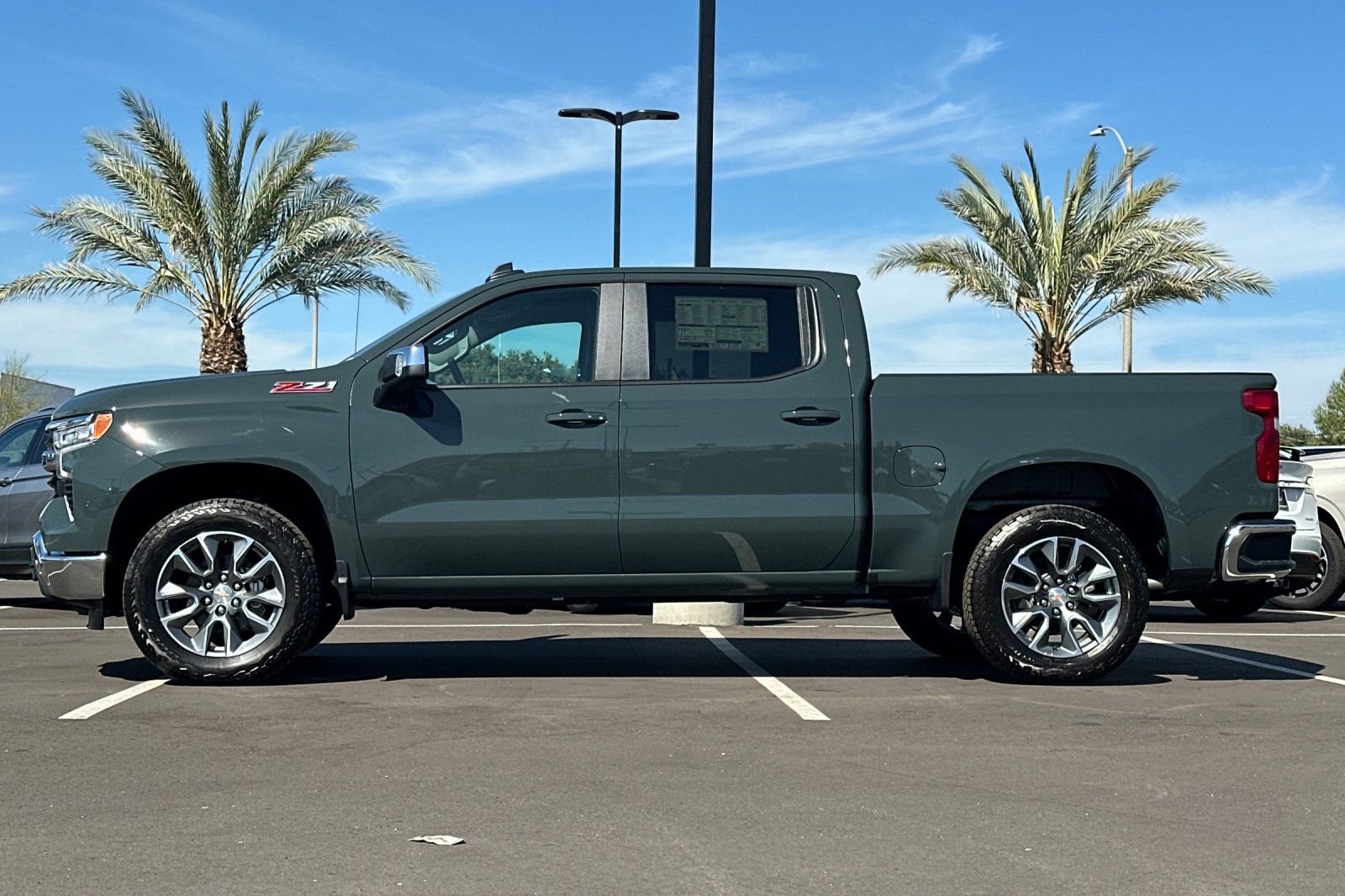 New 2026 Chevrolet Silverado 1500 LT w/ Z71 Off-Road Package AWD/4WD image 7