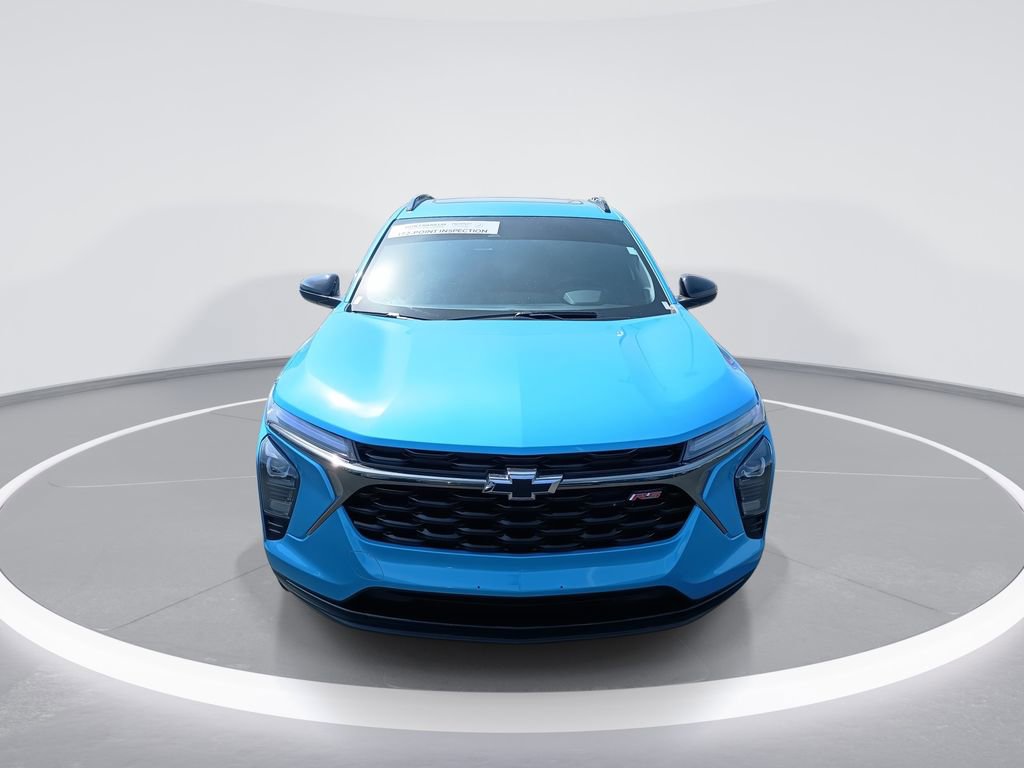 Used 2025 Chevrolet Trax RS w/ Sunroof Package FWD image 3