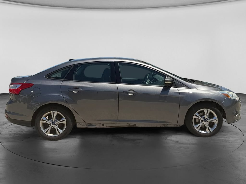 Used 2014 Ford Focus SE FWD image 11