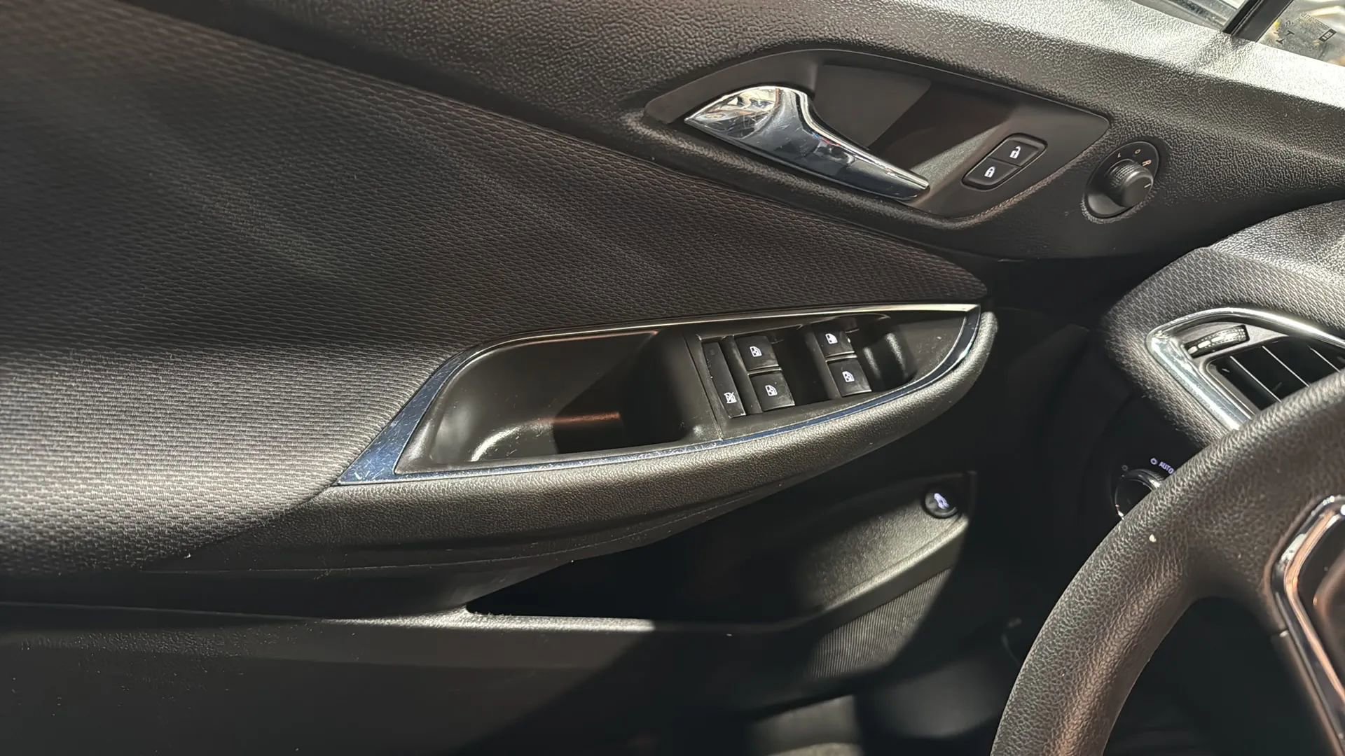 Used 2018 Chevrolet Cruze LS image 20