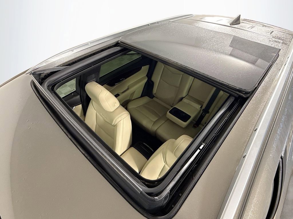 Used 2018 Cadillac XT5 Luxury w/ Driver Awareness Package image 23