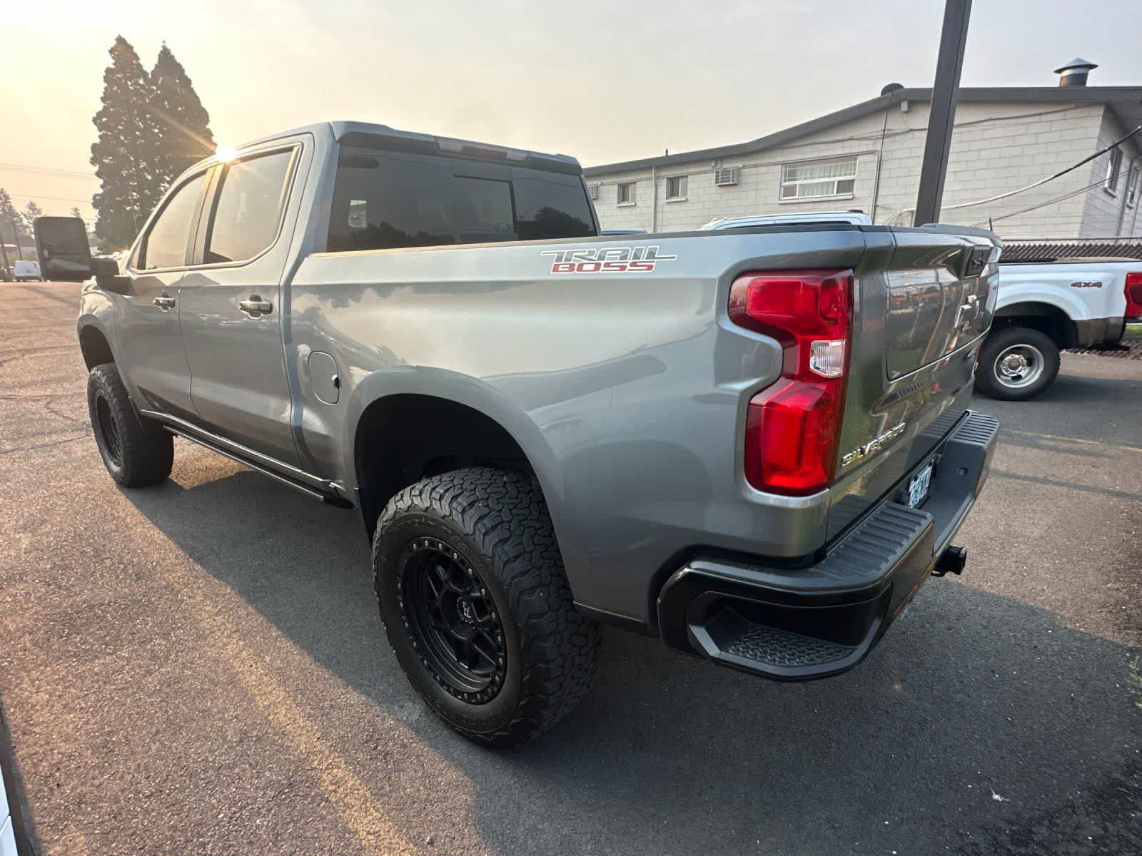 Used 2022 Chevrolet Silverado 1500 LT Trail Boss w/ Convenience Package II AWD/4WD image 5