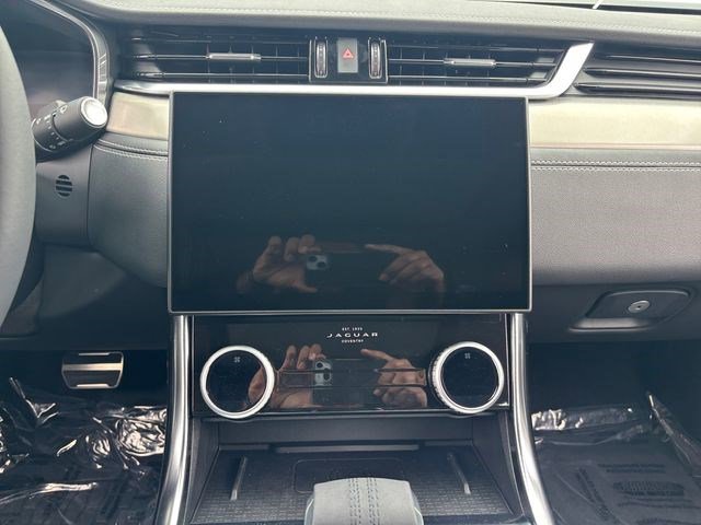 New 2024 Jaguar XF R-Dynamic SE AWD/4WD image 24