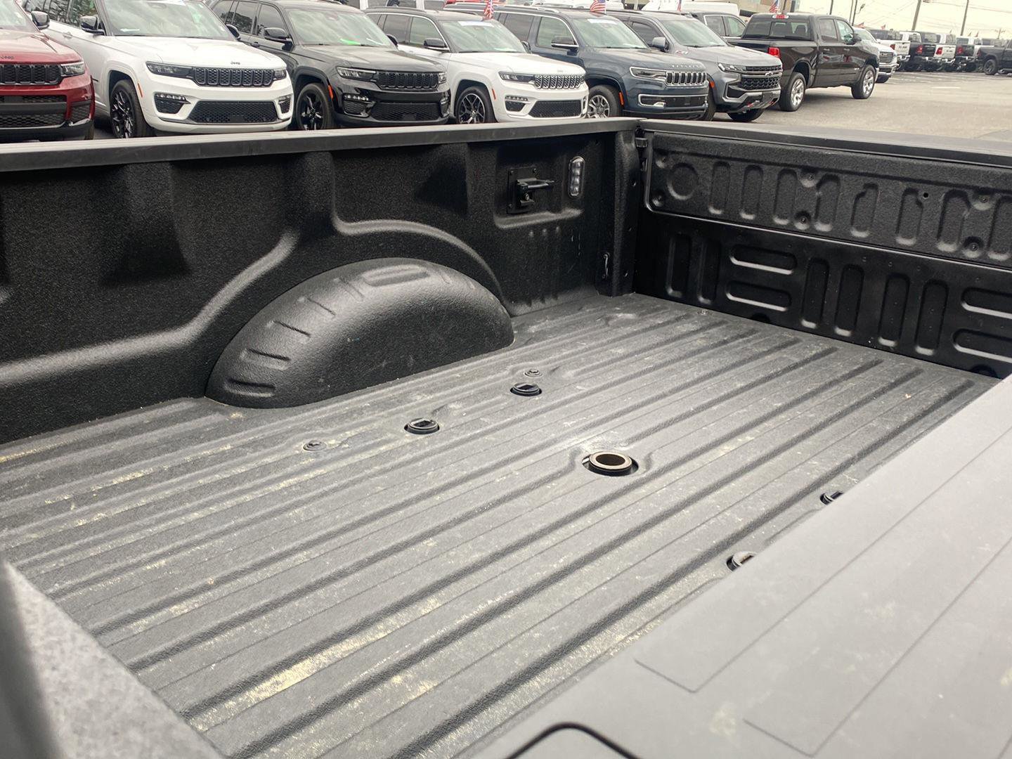 Used 2022 Ford F350 XLT w/ XLT Value Package AWD/4WD image 10