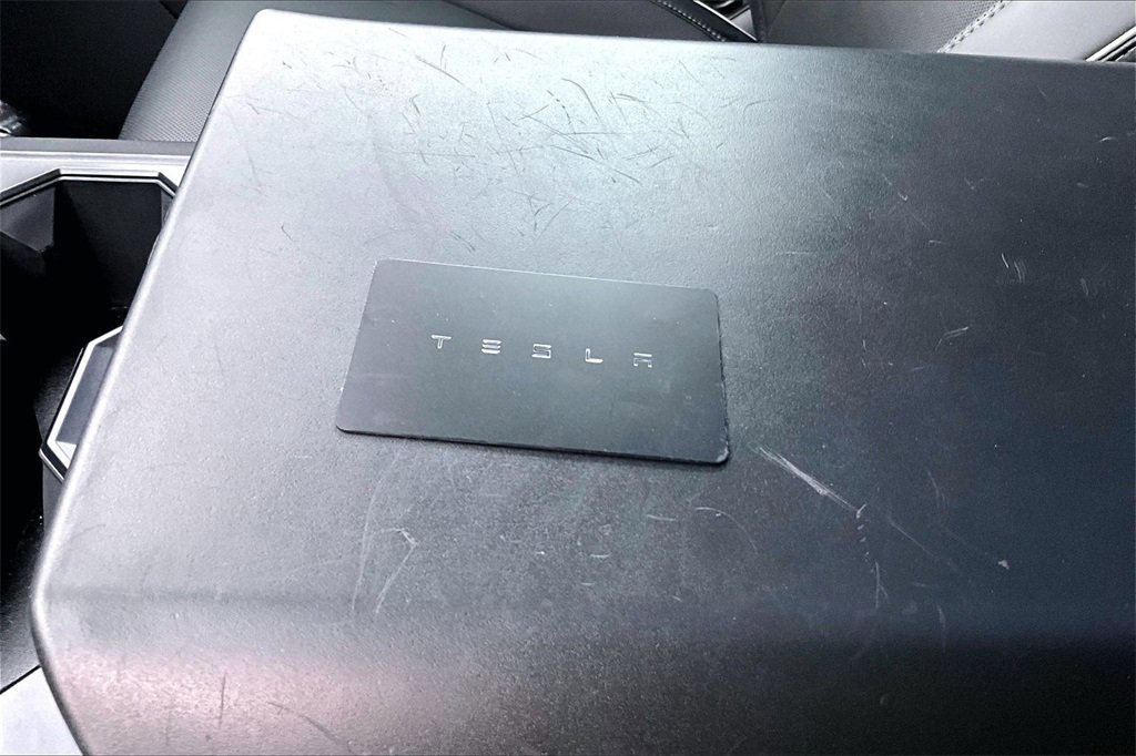 Used 2024 Tesla Cybertruck AWD Crew Cab image 35