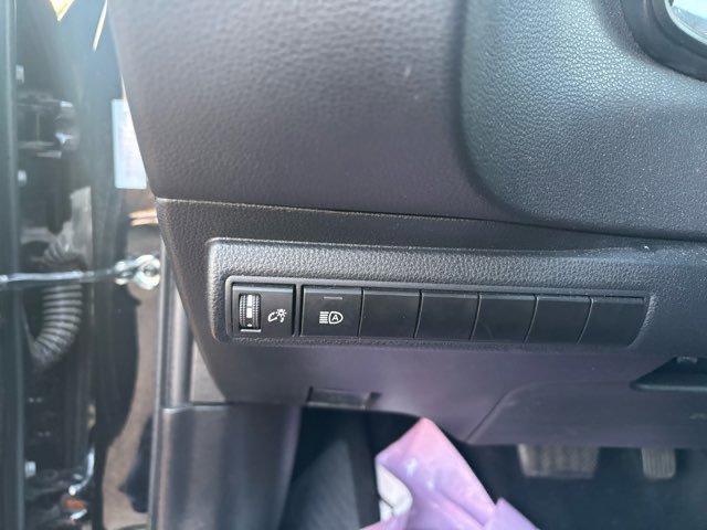 Used 2024 Toyota Corolla LE image 9