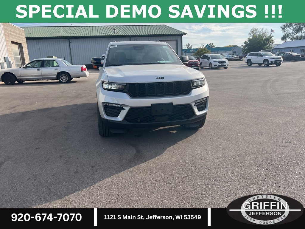 New 2025 Jeep Grand Cherokee Limited w/ Luxury Tech Group II image 5