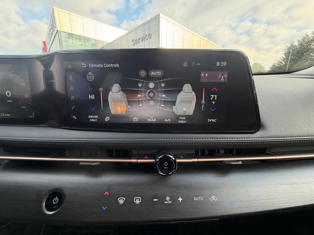Certified 2023 Nissan Ariya AWD image 9