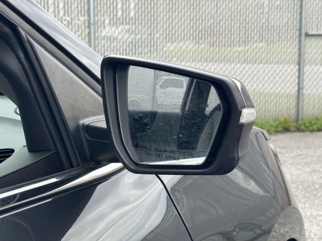 Certified 2018 Chevrolet Equinox LT FWD image 28