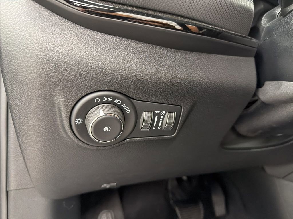 New 2026 Jeep Compass Latitude image 16