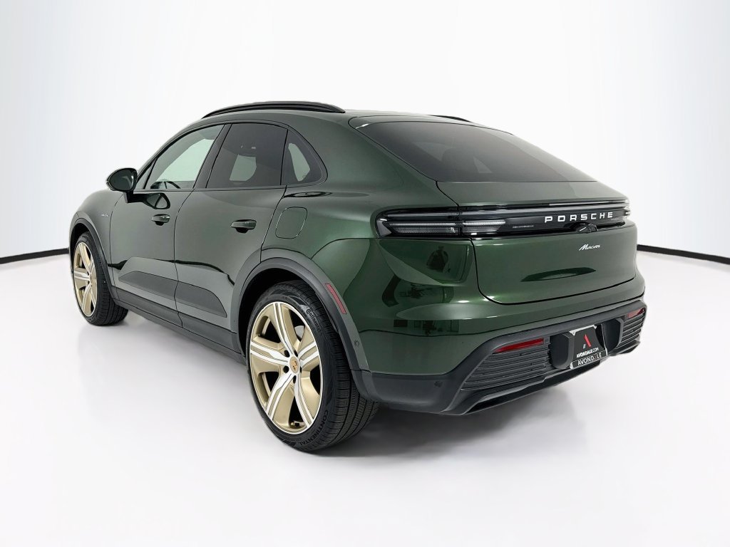 Certified 2025 Porsche Macan Electric RWD image 3
