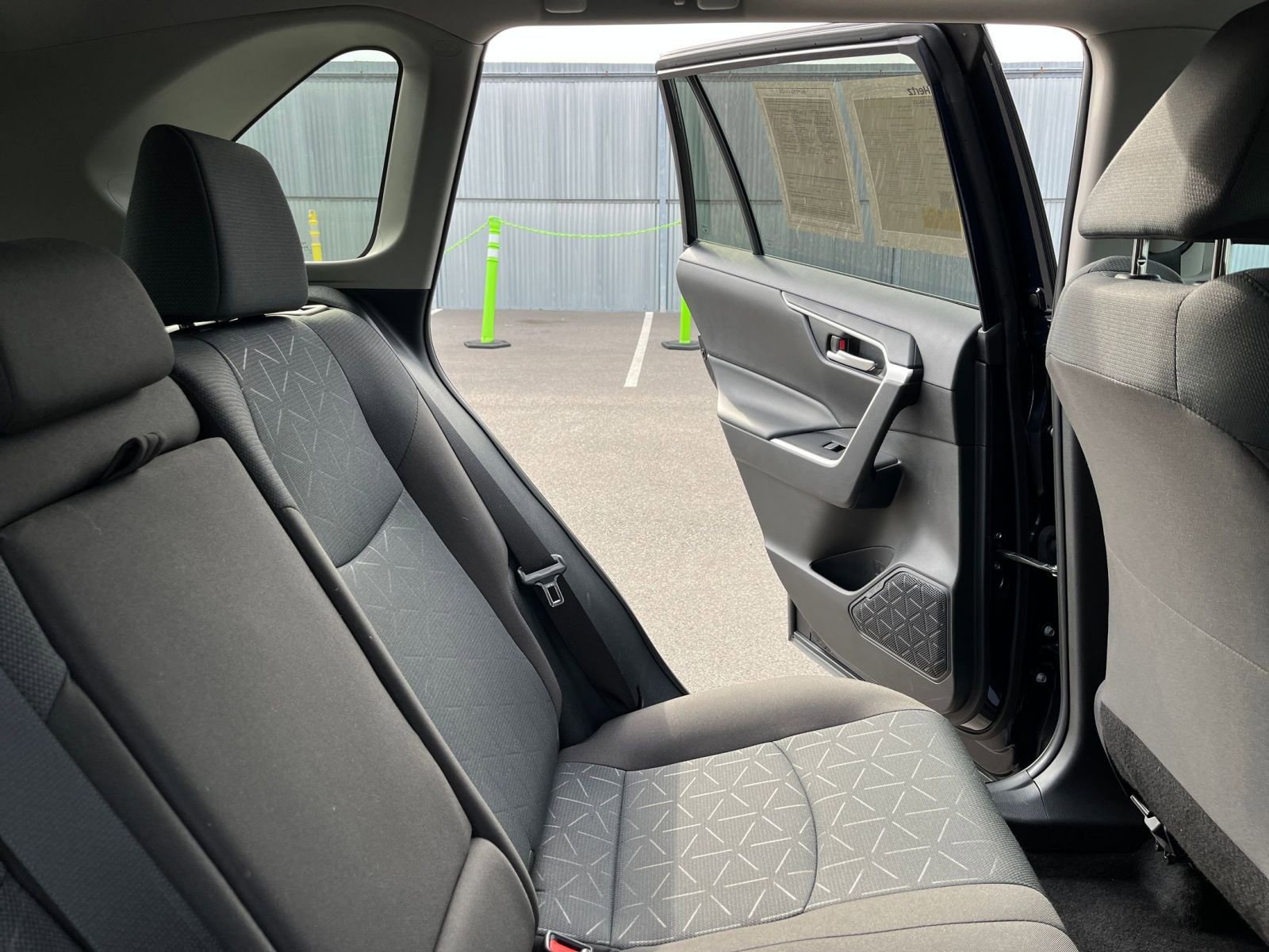 Used 2025 Toyota RAV4 XLE image 37