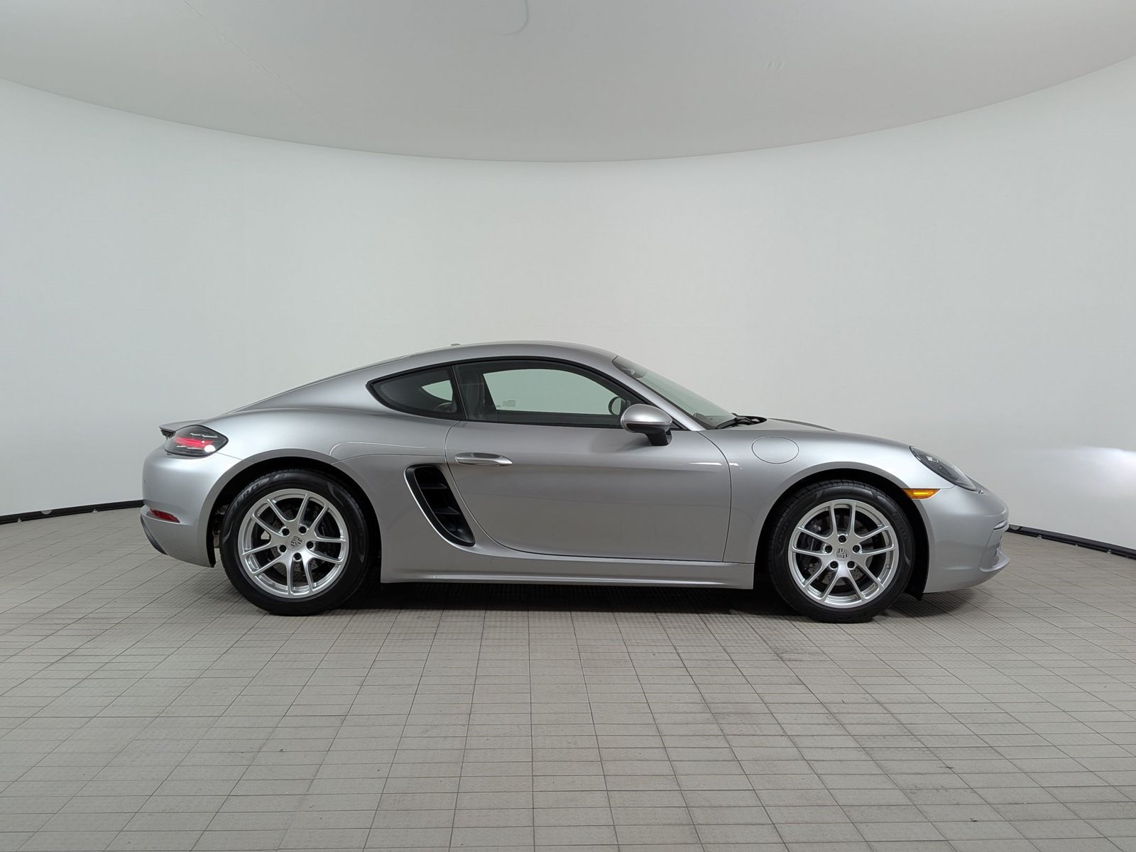 Certified 2025 Porsche 718 Cayman RWD image 8
