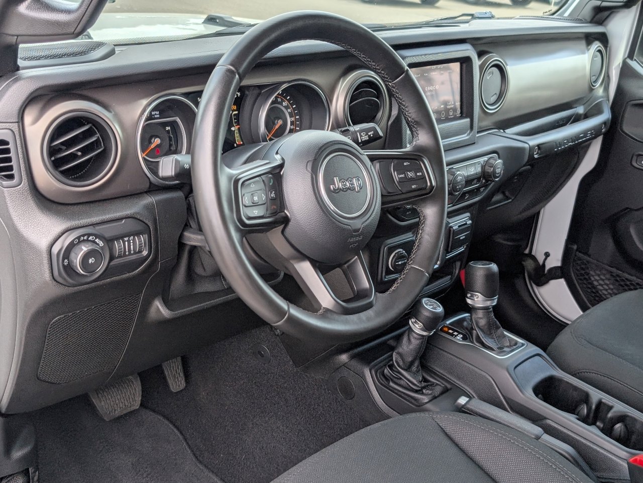 Used 2020 Jeep Wrangler Sport image 14