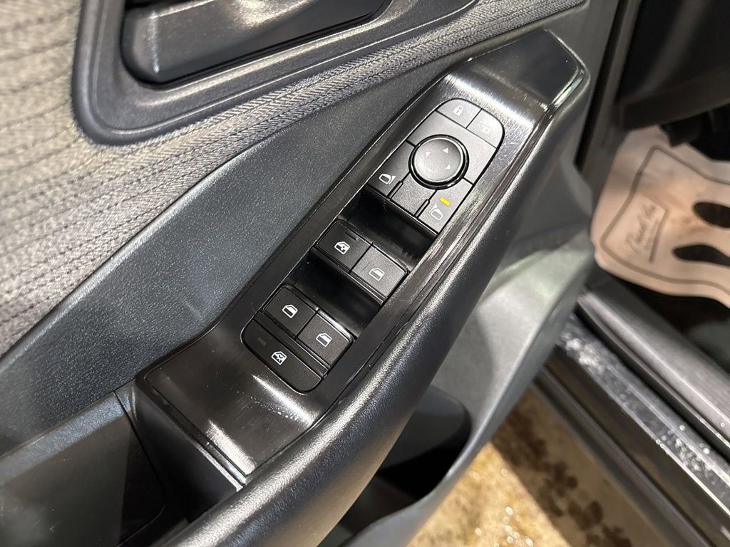 Used 2023 Nissan Rogue S image 13