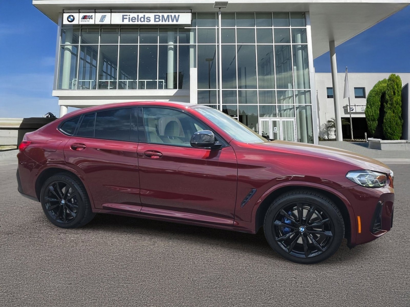 Used 2022 BMW X4 M40i AWD/4WD image 1