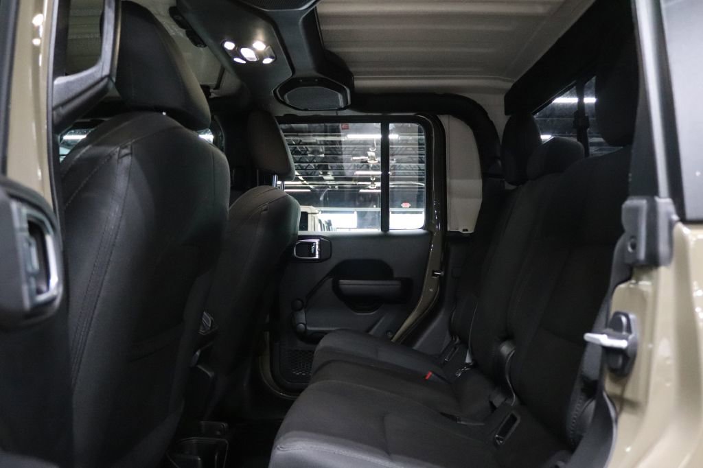 Used 2020 Jeep Gladiator Sport image 14