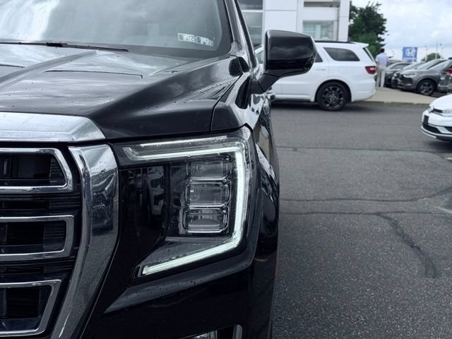 Used 2024 GMC Yukon SLT AWD/4WD image 3