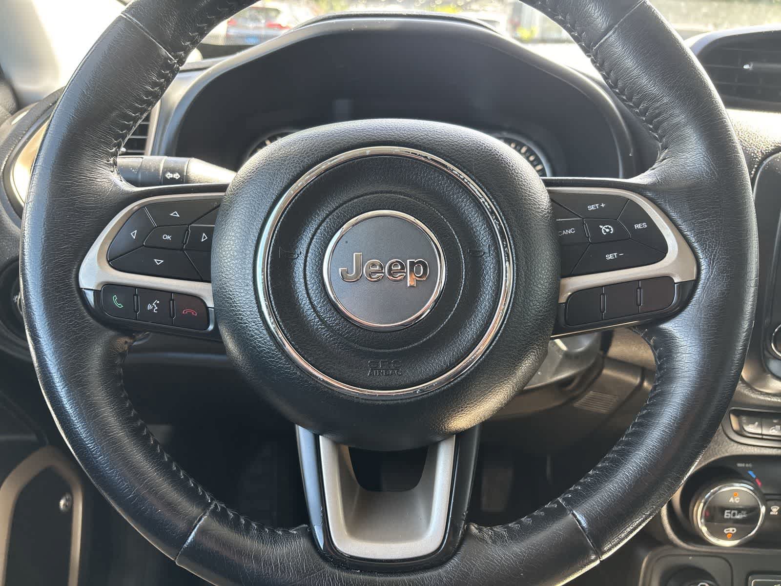 Used 2017 Jeep Renegade Trailhawk AWD/4WD image 9